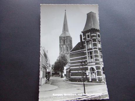 Kampen Bovenkerk met oude belastingkantoor